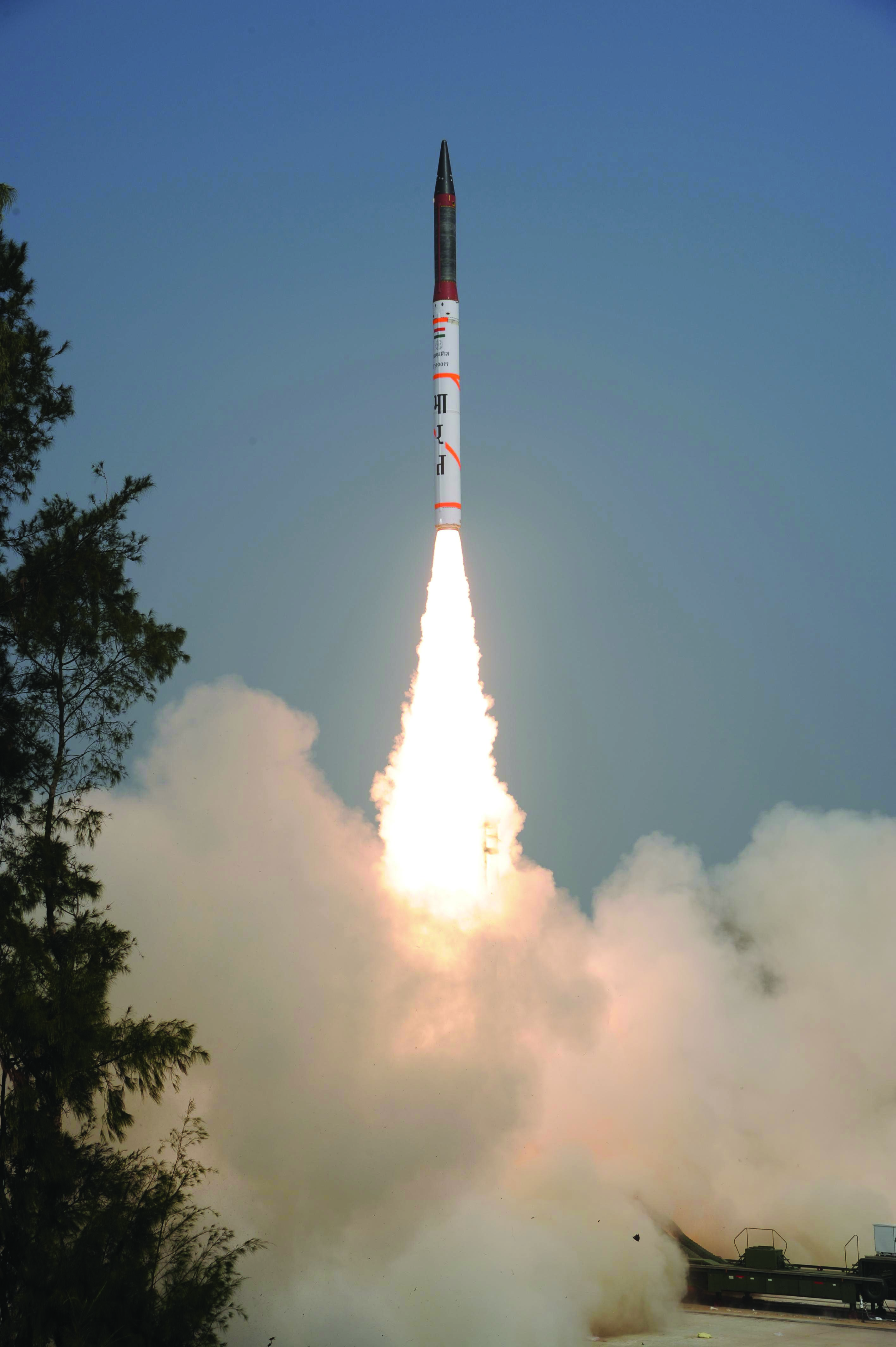 India successfully test-fired its nuclear-capable Agni-IV ballistic missile with a strike range of over 4000 km from Wheeler Island off Odisha coast on Jan.20, 2014.