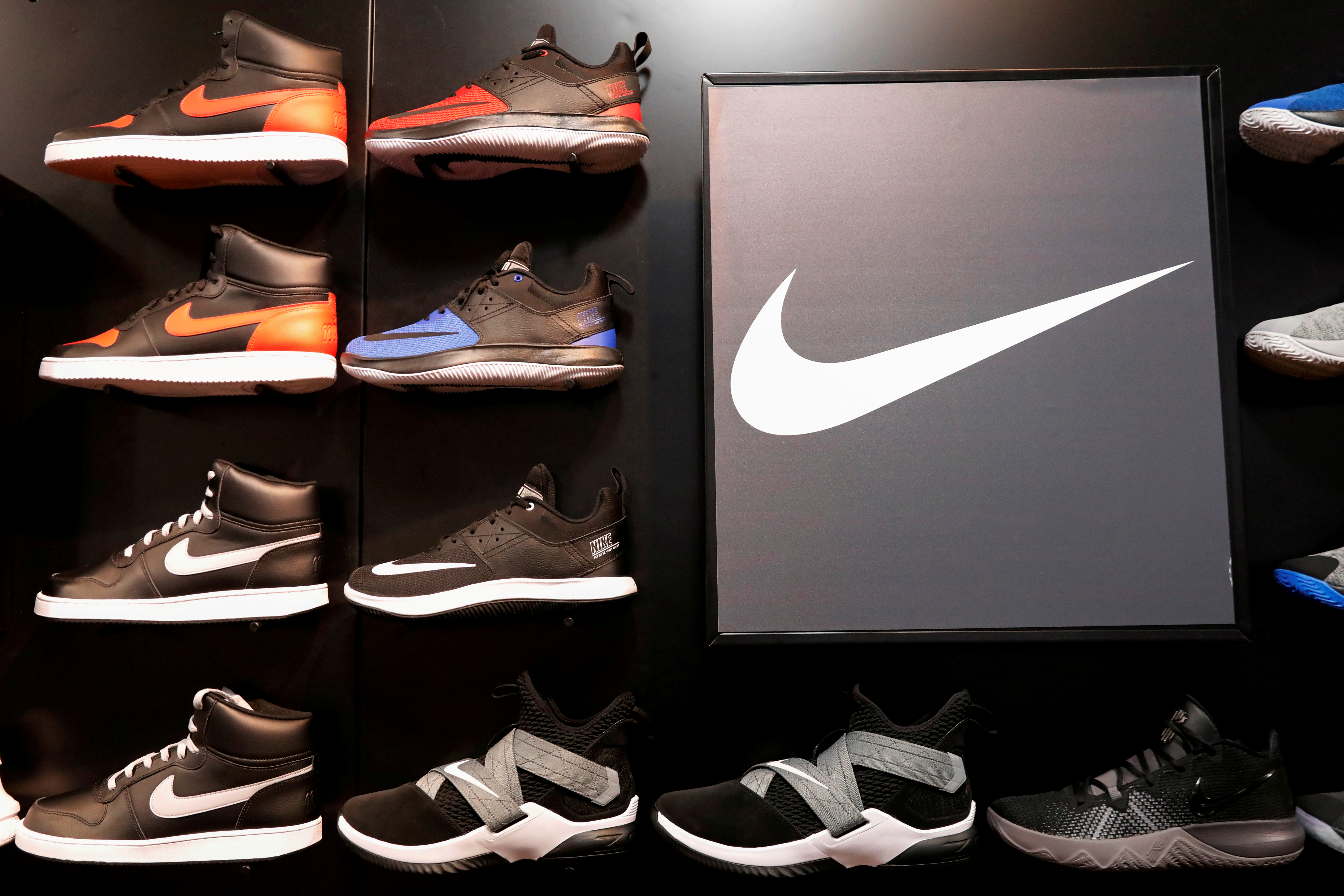 Nike smashes revenue, profit estimates 