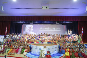 Women devotees at BAPS Swaminarayan Mandir in Bartlett, Illinois celebrate 100th birth anniversary of Pramukh Swami Maharaj Sept. 24, 2022. Photo: courtesy BAPS