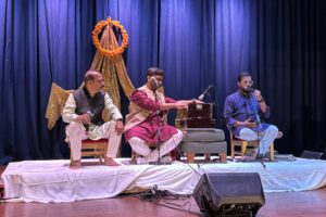 One of several concerts which were part of Gamtilu Gujarat tour, staged in New Jersey and other states, by Ohmkara entertainment group. PHOTO: Ohmkara